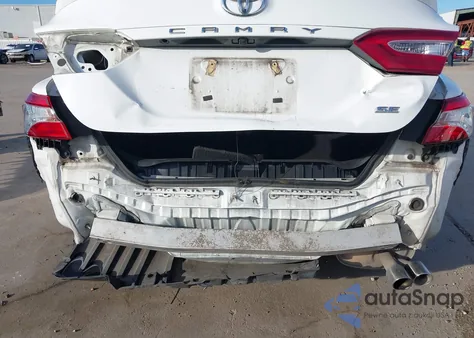 2020 Toyota Camry Se z USA, uszkodzony, nr VIN 4T1G11AK5LU987415